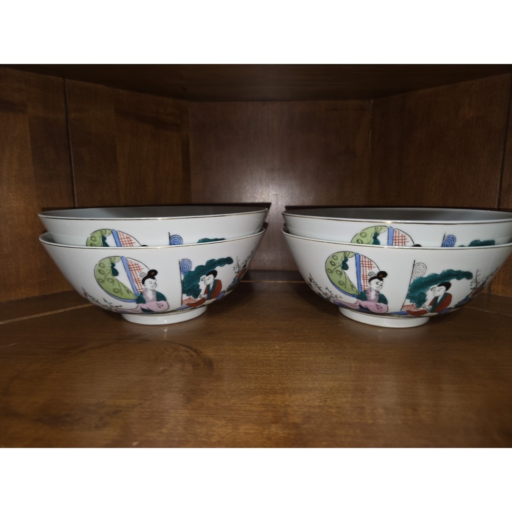 4 Chinese Handpainted Porcelain Famille Rose Matching Bowls